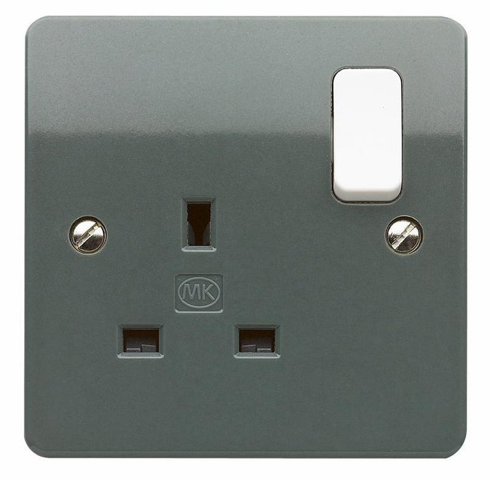 Logic Plus 13A 1 Gang DP Switched Socket