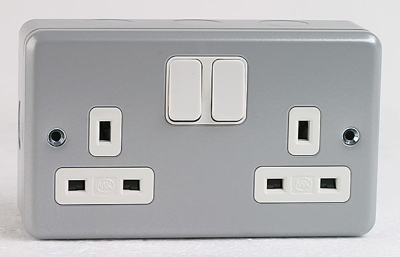 2 Gang DP Metalclad Switched Socket