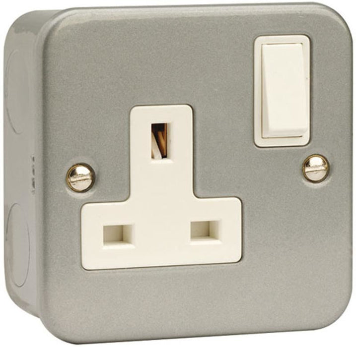 1 Gang DP 13A Metal Clad Switched Socket