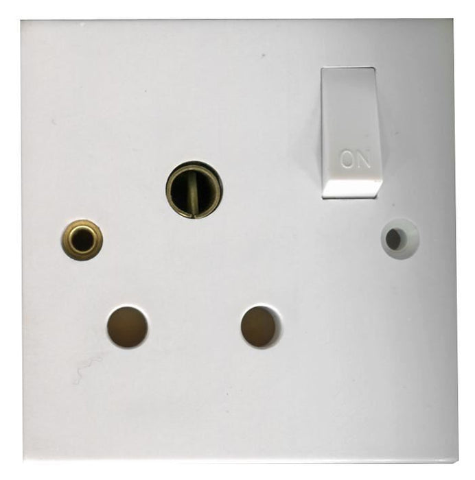 1-Gang 15A Round Pin Switched Socket